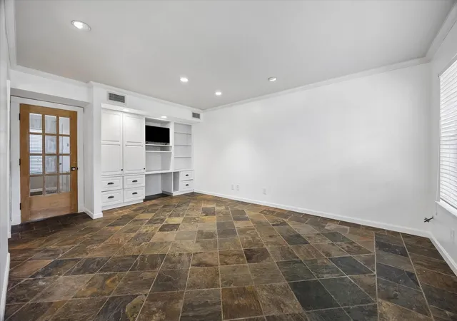 Photo 3 of Condo for sale at 3131 Southwest Fwy #C26, Houston, TX 77098 | MLS# 53529767 | Listing updated on 2026-08-14