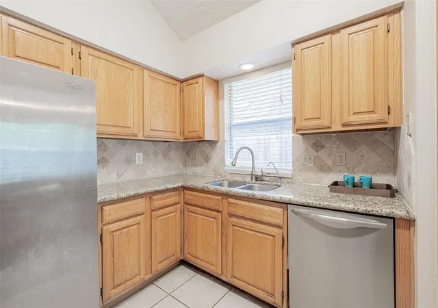 3rd image of 3303 Kempwood Dr, Sugar Land, TX 77479 | MLS# 82989668