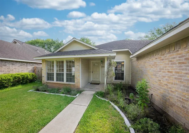 5th image of 3303 Kempwood Dr, Sugar Land, TX 77479 | MLS# 82989668
