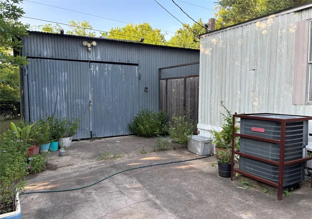Photo 3 of Sale Pending at 902 Ferol Ln, Highlands, TX 77562 | MLS# 12206985 | Listing updated on 2026-09-18