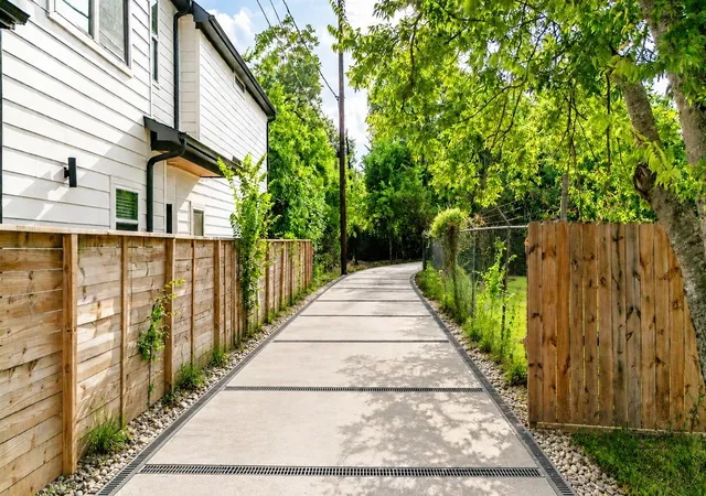 1st image of 1004 Press St, Houston, TX 77020 | MLS# 67298829