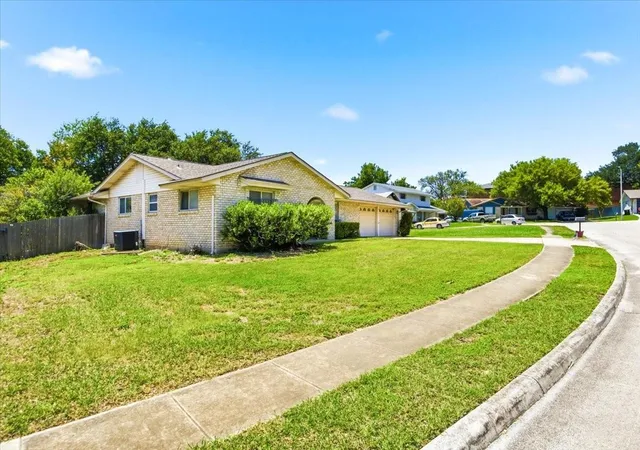 2nd image of 610 Amistad Blvd, Universal City, TX 78148 | MLS# 98196947