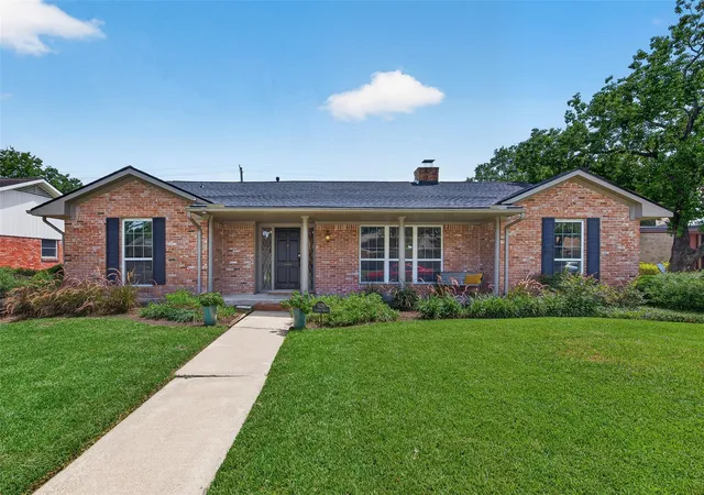 Photo 2 of Single family home for sale at 5239 Lymbar Dr, Houston, TX 77096 | MLS# 69224731 | Listing updated on 2026-08-09