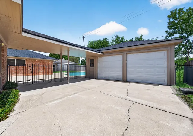 Photo 3 of Single family home for sale at 5239 Lymbar Dr, Houston, TX 77096 | MLS# 69224731 | Listing updated on 2026-08-09