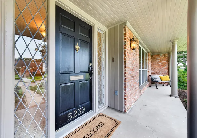 Photo 4 of Single family home for sale at 5239 Lymbar Dr, Houston, TX 77096 | MLS# 69224731 | Listing updated on 2026-08-09