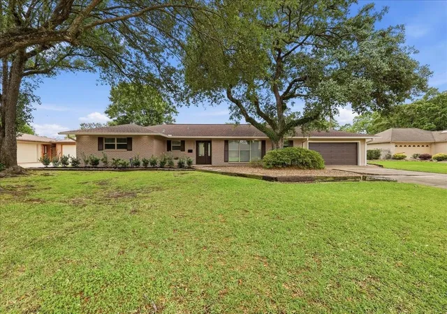 1st image of 3875 Kenwood Dr, Beaumont, TX 77706 | MLS# 98136396