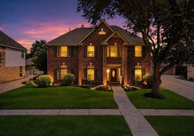 Photo 2 of Single family home for sale at 2222 Scenic Shore Dr, Seabrook, TX 77586 | MLS# 61408086 | Listing updated on 2026-09-01