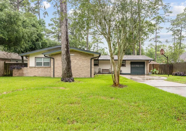 1st image of 1034 Royal Oak Dr, Dickinson, TX 77539 | MLS# 73841662