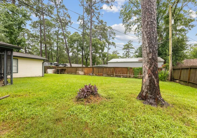 3rd image of 1034 Royal Oak Dr, Dickinson, TX 77539 | MLS# 73841662