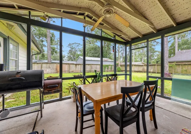 4th image of 1034 Royal Oak Dr, Dickinson, TX 77539 | MLS# 73841662