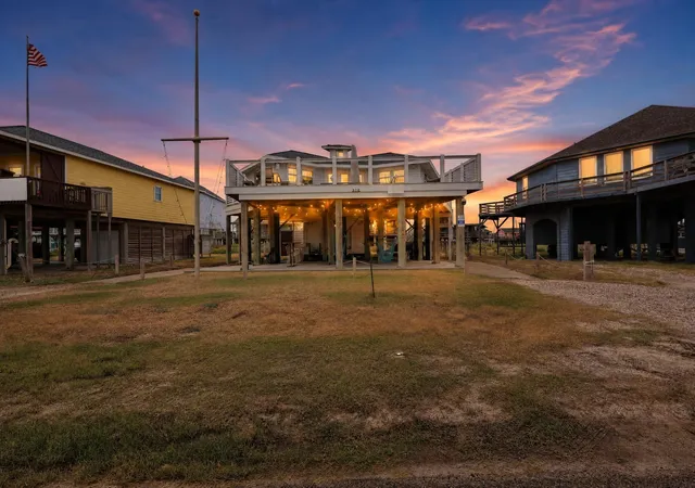 1st image of 914 Beach Dr, Freeport, TX 77541 | MLS# 30022916
