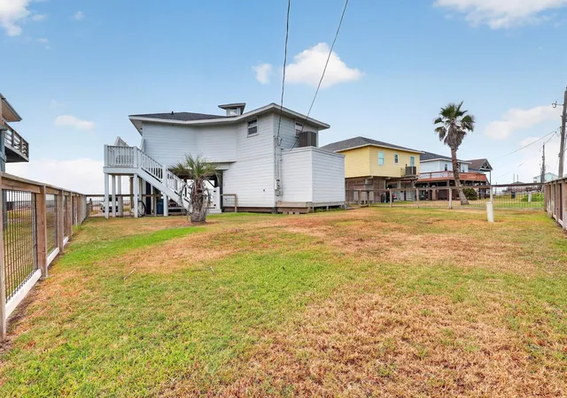 34th image of 914 Beach Dr, Freeport, TX 77541 | MLS# 30022916