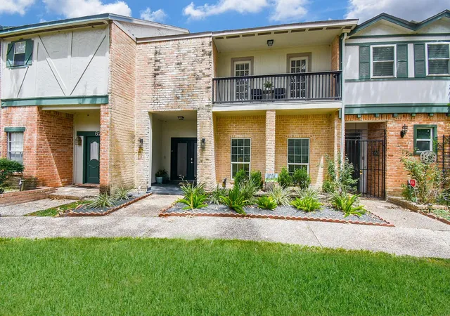 2nd image of 624 N Eldridge Pkwy #12, Houston, TX 77079 | MLS# 11072358