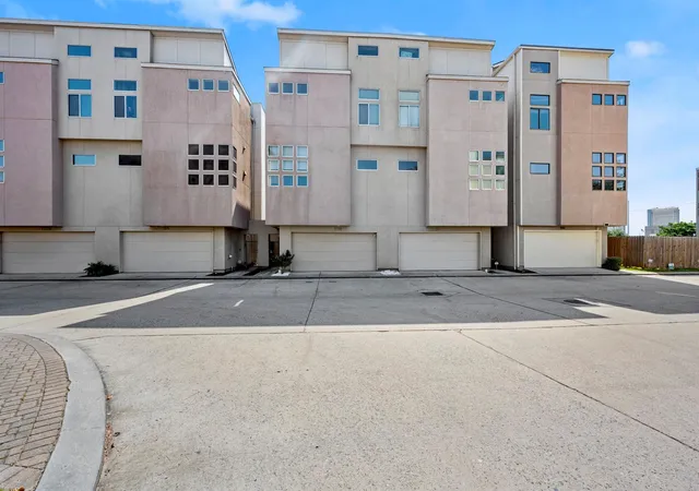 Photo 2 of Townhouse for sale at 2316 Sperber, Houston, TX 77003 | MLS# 3748005 | Listing updated on 2026-09-10