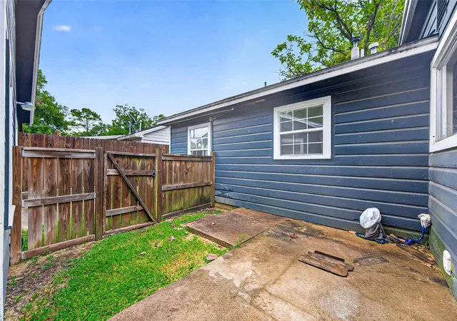 20th image of 1114 Woodbine Dr Dr, West Columbia, TX 77486 | MLS# 44031116