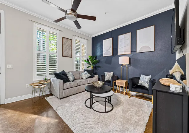 Photo 3 of Condo for sale at 1602 Elgin St #6, Houston, TX 77004 | MLS# 89000092 | Listing updated on 2026-09-04
