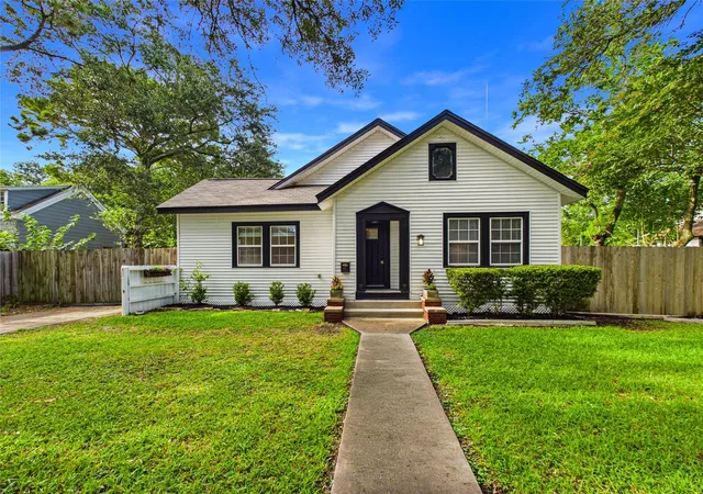 1st image of 24 11th Ave N, Texas City, TX 77590 | MLS# 85317637