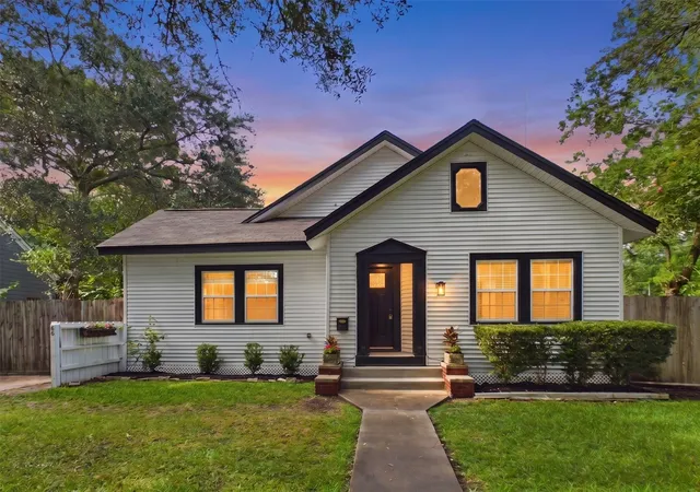 4th image of 24 11Th Ave N, Texas City, TX 77590 | MLS# 85317637