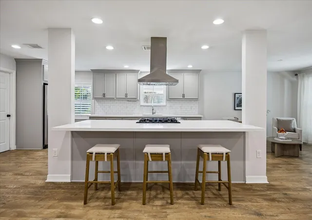 3rd image of 10143 Whiteside Ln, Houston, TX 77043 | MLS# 20051480