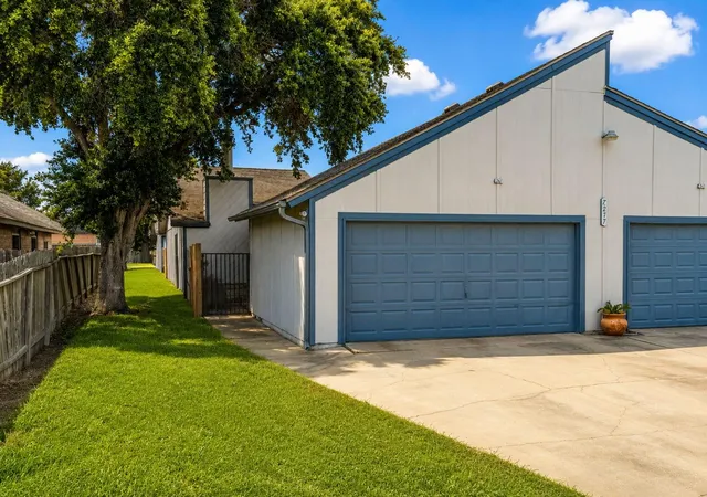 2nd image of 7217 Kress Cir #D4, Corpus Christi, TX 78413 | MLS# 76146733