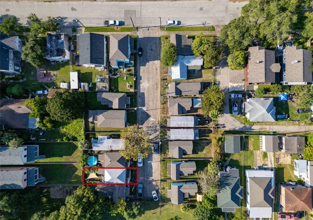 3rd image of 1515 J H Clouser St, Galveston, TX 77550 | MLS# 95383401