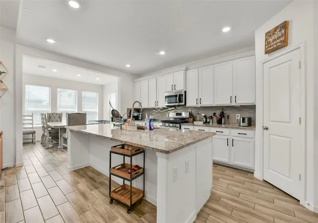Photo 4 of Single family home for sale at 506 Campbell Dr, League City, TX 77573 | MLS# 14635298 | Listing updated on 2026-10-05
