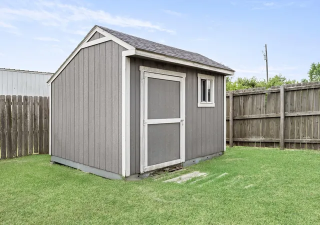 38th image of 7917 Harper Ln, Nederland, TX 77627 | MLS# 95835272