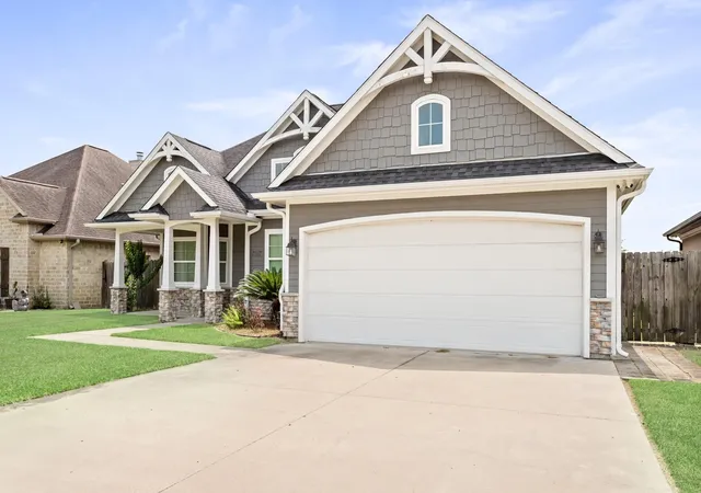 Photo 3 of Sale Pending at 7917 Harper Ln, Nederland, TX 77627 | MLS# 95835272 | Listing updated on 2026-09-18