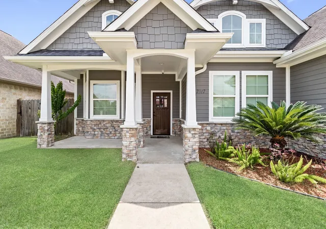 Photo 3 of Sale Pending at 7917 Harper Ln, Nederland, TX 77627 | MLS# 95835272 | Listing updated on 2026-09-18