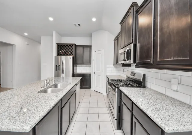 4th image of 1206 Portimao Ct, Crosby, TX 77532 | MLS# 23038295