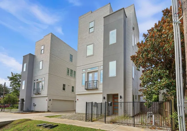 3rd image of 1005 Kern St #A, Houston, TX 77009 | MLS# 65082431