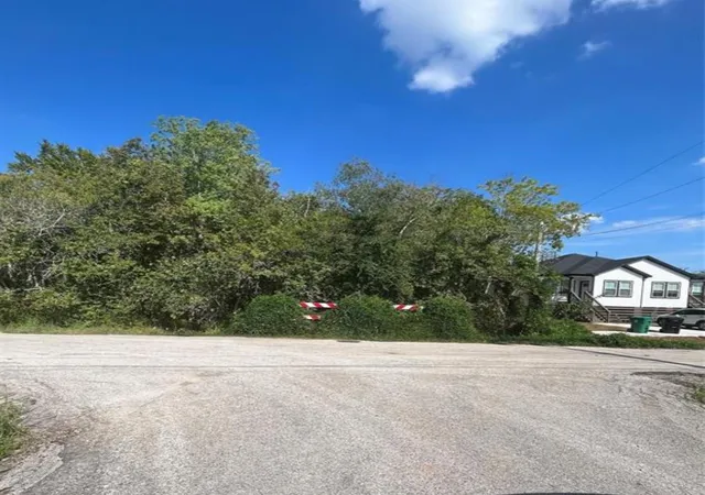 Photo 1 of Land for sale at 0 Teneha St, Houston, TX 77033 | MLS# 22348430 | Listing updated on 2026-09-01