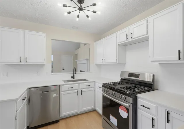 3rd image of 3019 Lotus Ln, Pearland, TX 77584 | MLS# 81818682