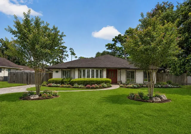 1st image of 758 W 42nd St, Houston, TX 77018 | MLS# 61571339
