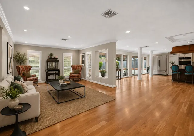 4th image of 758 W 42Nd St, Houston, TX 77018 | MLS# 61571339