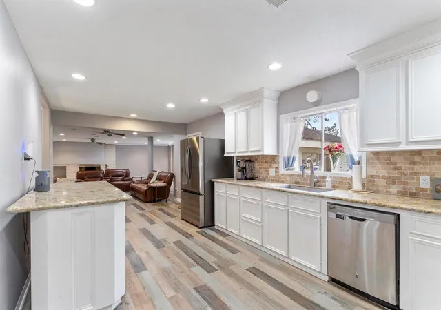 4th image of 24511 Sunny Glen Dr Dr, Huffman, TX 77336 | MLS# 40810948