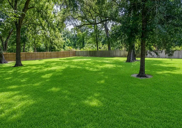 48th image of 114 Rosewood St, Lake Jackson, TX 77566 | MLS# 64051423
