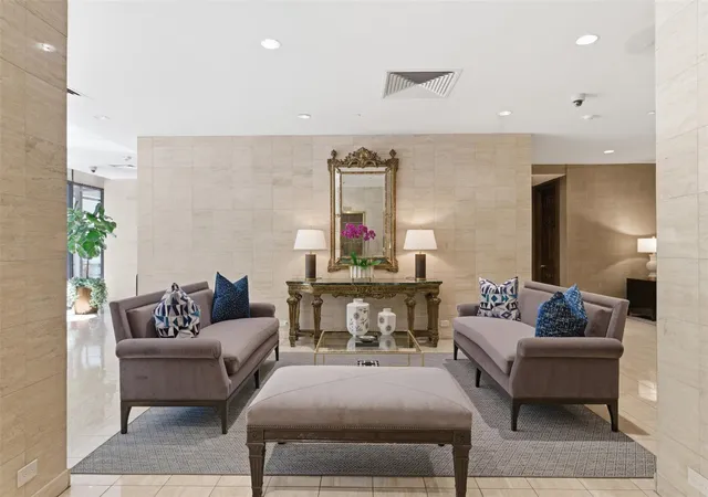 Photo 3 of Condo for sale at 15 Greenway Plz #3A, Houston, TX 77046 | MLS# 63164769 | Listing updated on 2026-08-12