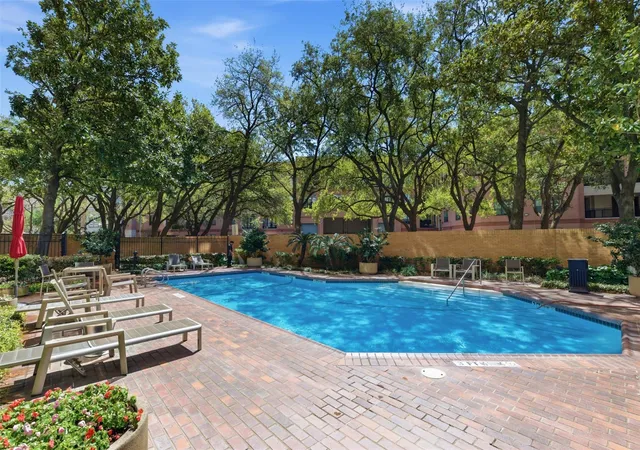 Photo 4 of Condo for sale at 15 Greenway Plz #3A, Houston, TX 77046 | MLS# 63164769 | Listing updated on 2026-08-12