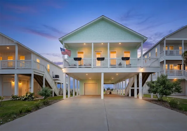 Photo 1 of Single family home for sale at 2527 103rd Street, Galveston, TX 77554 | MLS# 5665918 | Listing updated on 2026-09-20