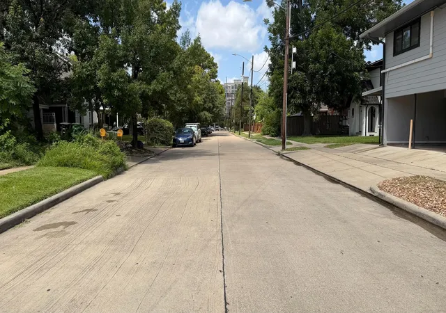 24th image of 1601 Bonnie Brae St, Houston, TX 77006 | MLS# 71520249