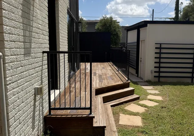 5th image of 1601 Bonnie Brae St, Houston, TX 77006 | MLS# 71520249
