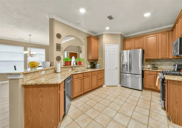 2nd image of 2310 Messina Dr, Pearland, TX 77581 | MLS# 25400000