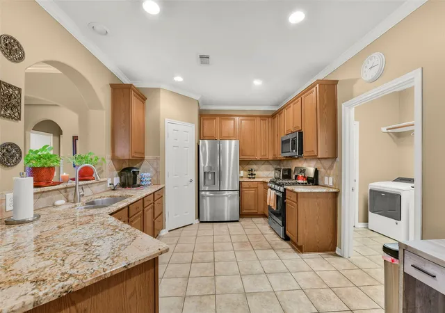 4th image of 2310 Messina Dr, Pearland, TX 77581 | MLS# 25400000