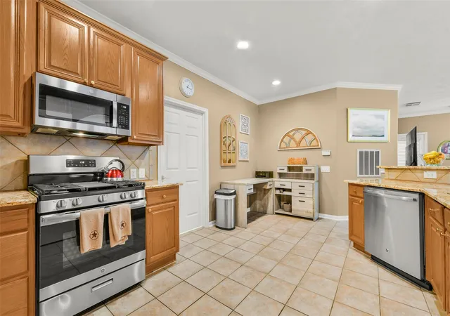 5th image of 2310 Messina Dr, Pearland, TX 77581 | MLS# 25400000