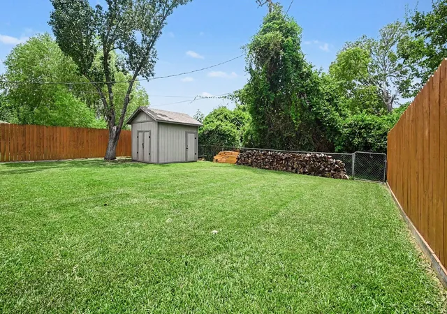 15th image of 4818 27th St, Dickinson, TX 77539 | MLS# 82502509