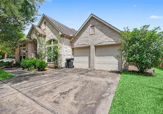 1st image of 2701 Green Mountain Dr, Pearland, TX 77584 | MLS# 47743931