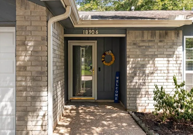 Photo 3 of Single family home for sale at 18906 Sandia Pines Dr, Humble, TX 77346 | MLS# 79098783 | Listing updated on 2026-09-20