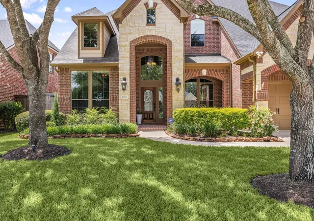 Photo 3 of Single family home for sale at 28207 Cross Crk Springs Ln, Fulshear, TX 77441 | MLS# 88942647 | Listing updated on 2026-10-04