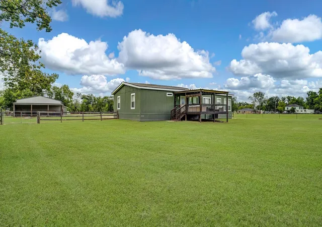 Photo 3 of Sale Pending at 2204 County Rd 288, Angleton, TX 77515 | MLS# 54511775 | Listing updated on 2026-08-26